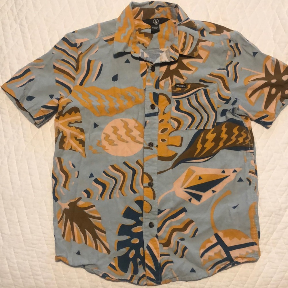 Volcom boys Aloha shirt size large available